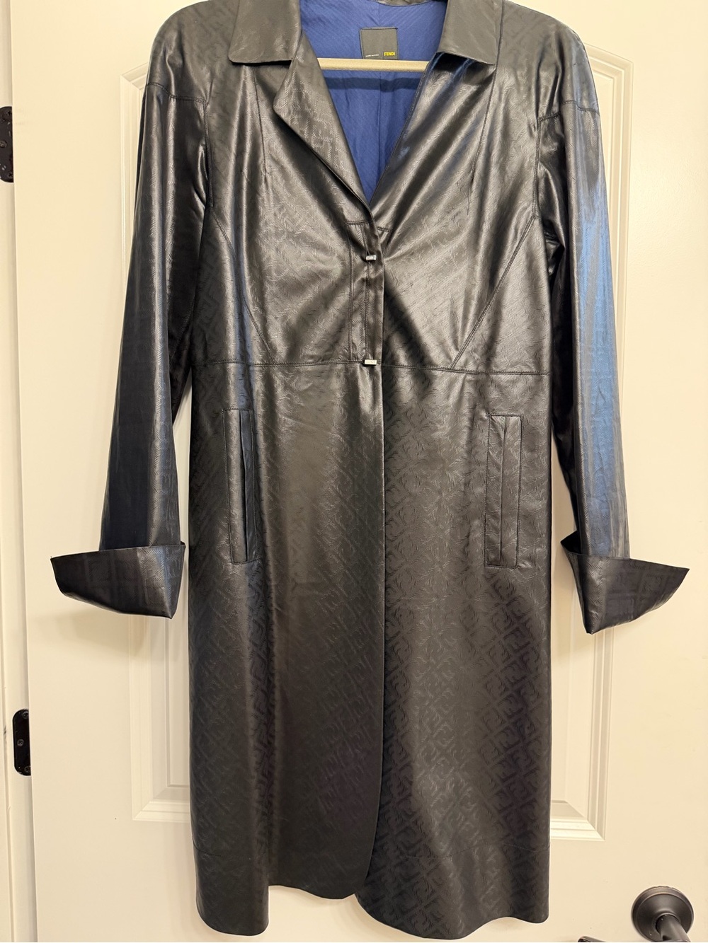 Beautiful Fendi Black faux leather Trench Coat 🖤🖤